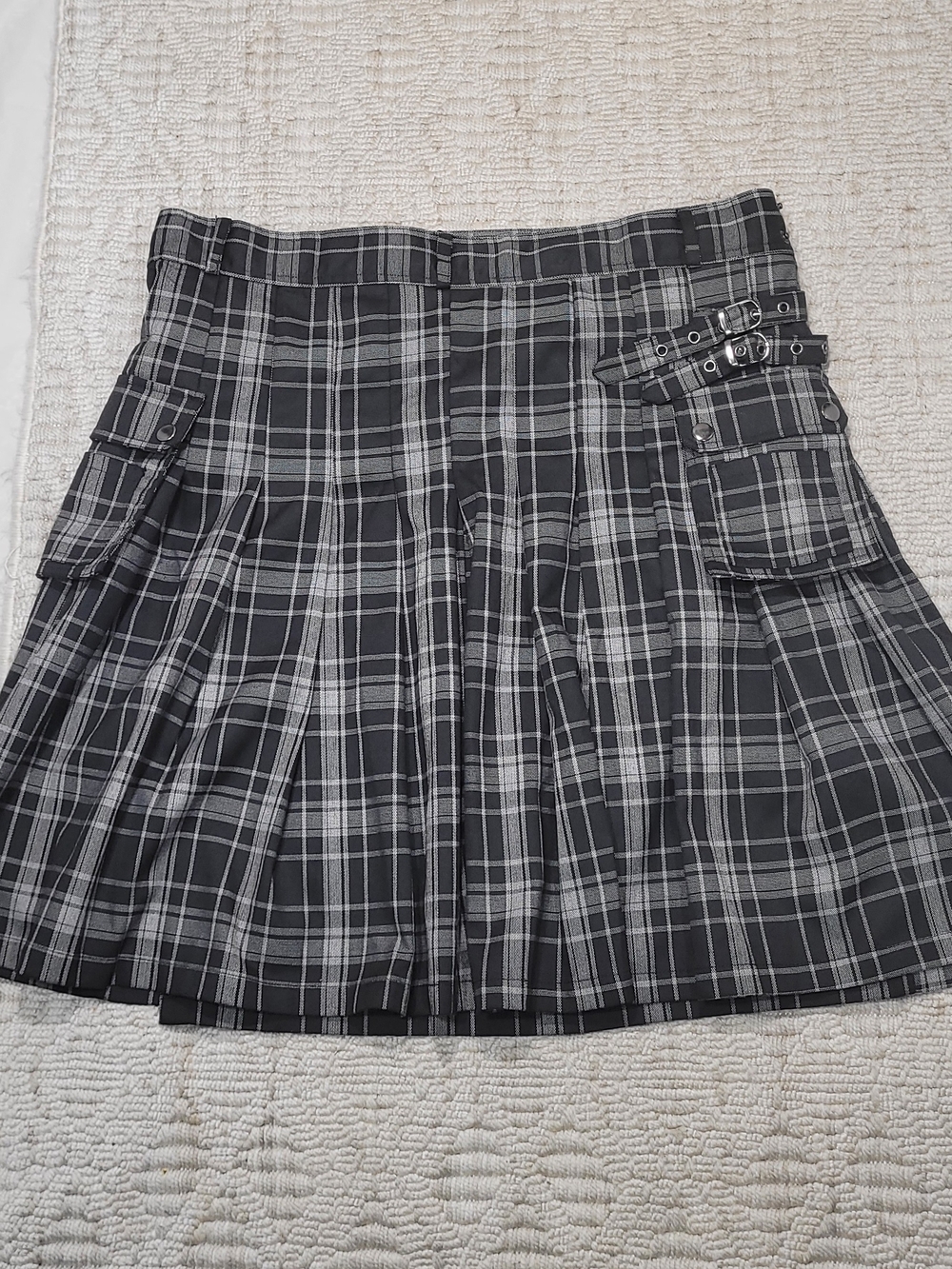 Scarlet Darkness Black & Gray Plaid Cargo Kilt Skirt - Goth / Grunge - Medium - Picture 2 of 16